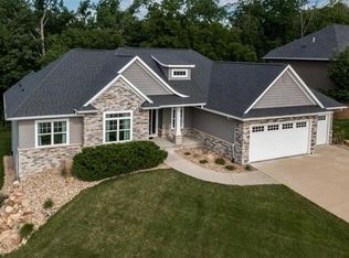 3611 Spring Valley Pl NE, Cedar Rapids, IA 52411