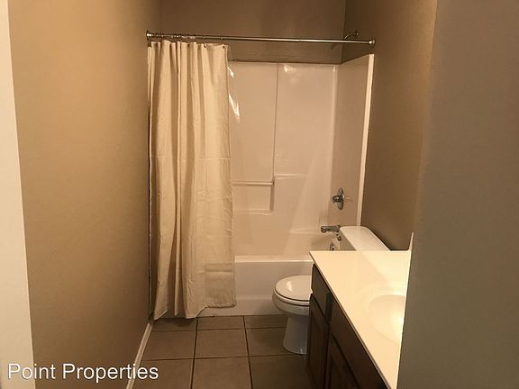 5th image of 436 E Broadway Ave