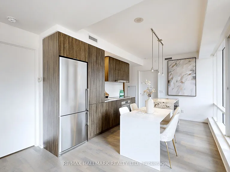 1 Bloor St E #520 — Photo 3