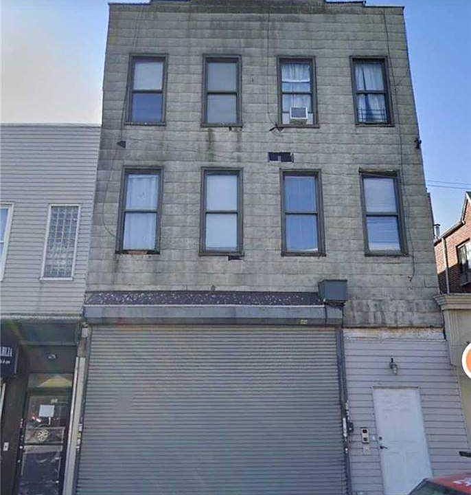 1st image of 4106 Broadway