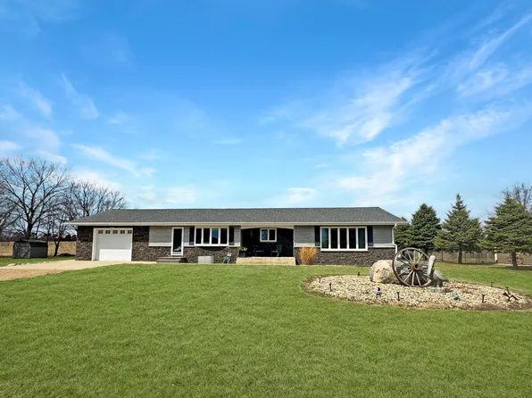 45 Lakeview Dr, Slayton, MN 56172