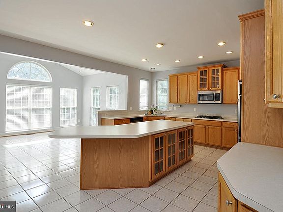 4th image of 57 Kinross Dr