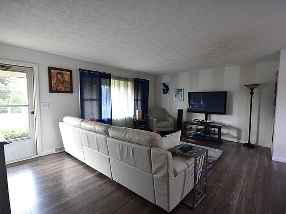 2nd image of 4840 Heritage Dr