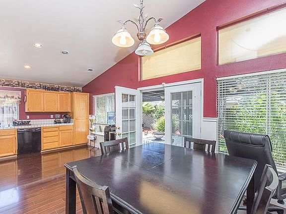 5th image of 950 Versailles Dr