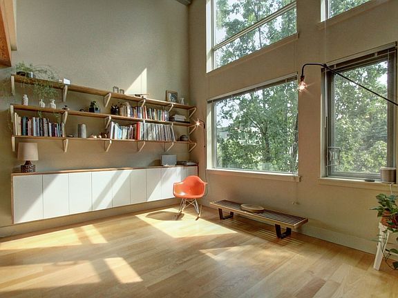 5th image of 530 Broadway E APT 233