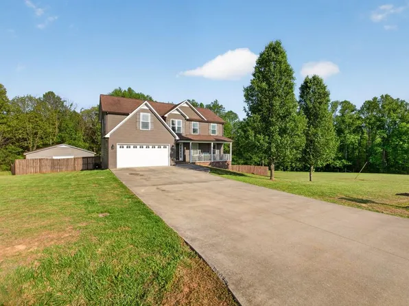 7836 Platinum Cir, Baxter, TN 38544