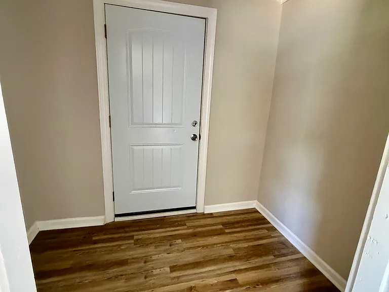 203 Sunshine Ave — Photo 7