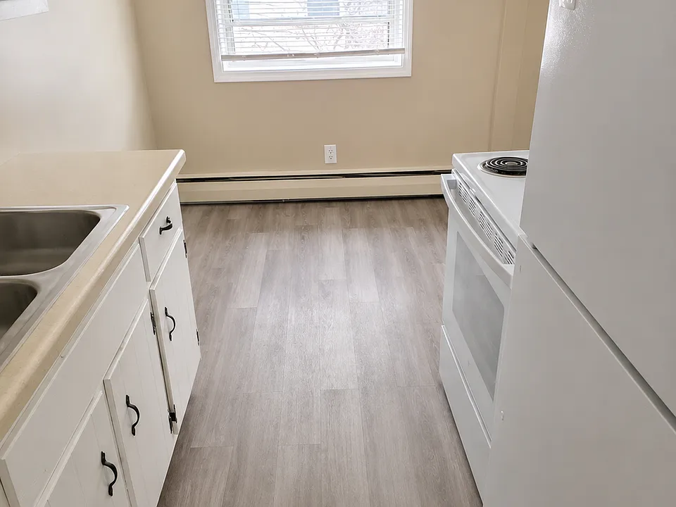 400 Larpenteur Ave W