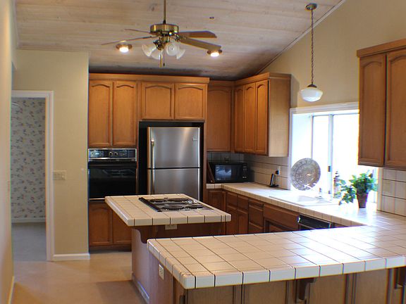 5th image of 13961 Hemlock Dr
