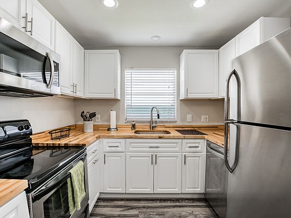 5th image of 2514 W Gray St #1/2