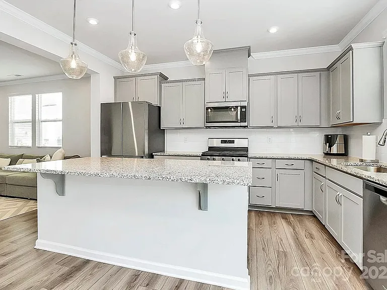 16042 Red Buckeye Ln — Photo 37