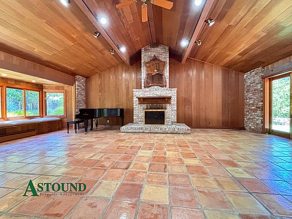 3rd image of 2340 Tice Valley Blvd
