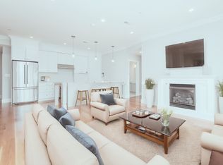 9 Ward St #PENTHOUSE 3, Boston, MA 02127