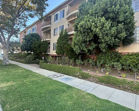 2nd image of 1818 Pelham Ave APT 103