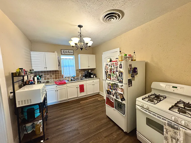 1287 W Frey St — Photo 13