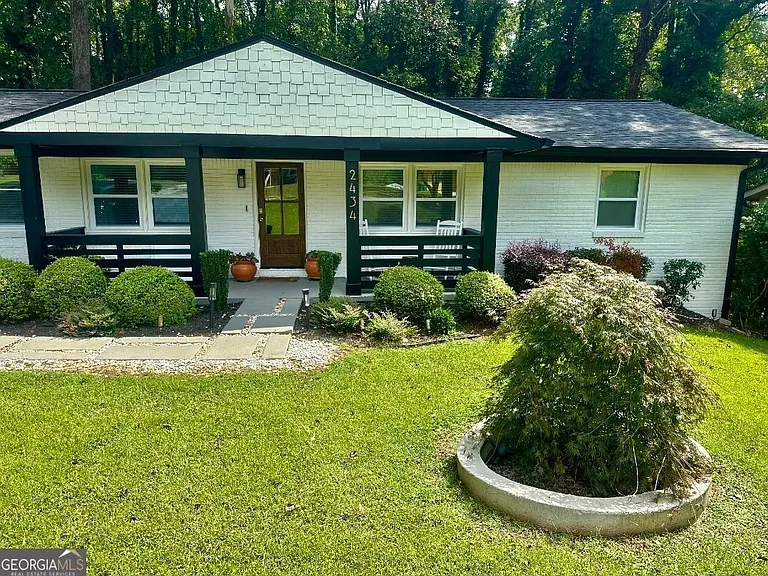 2434 Rockcliff Rd SE — Photo 1