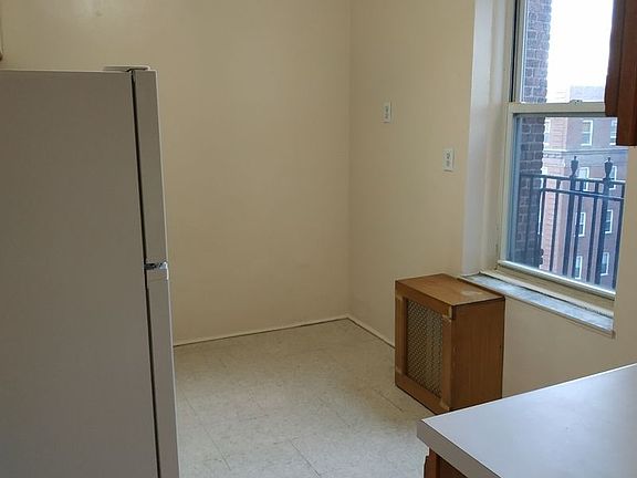 5th image of 6940 108th St APT 5I