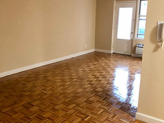 4th image of 13981 35th Ave APT 2S