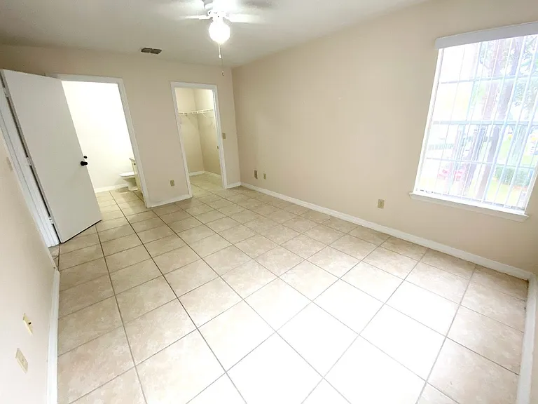 2550 N Alafaya Trl #6200 — Photo 3