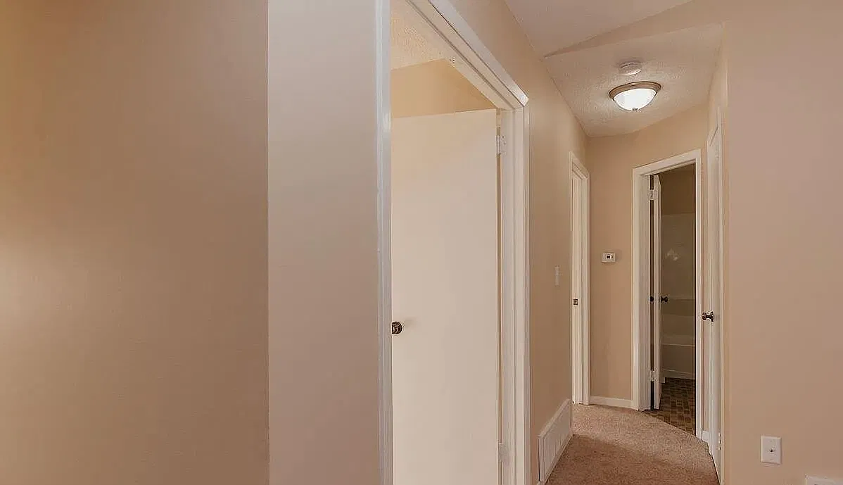 2 bed, 1.5 bath, 1300 sqft, $1,695 — Photo 4