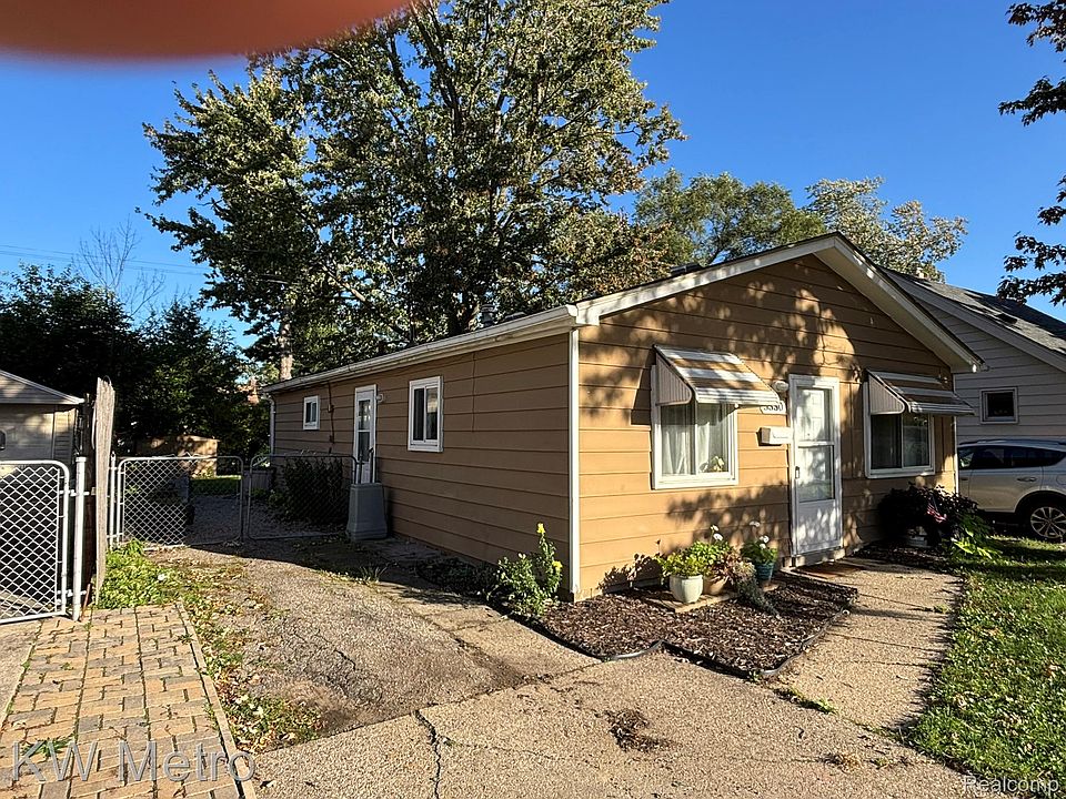 3330 Prairie Ave, photo 2