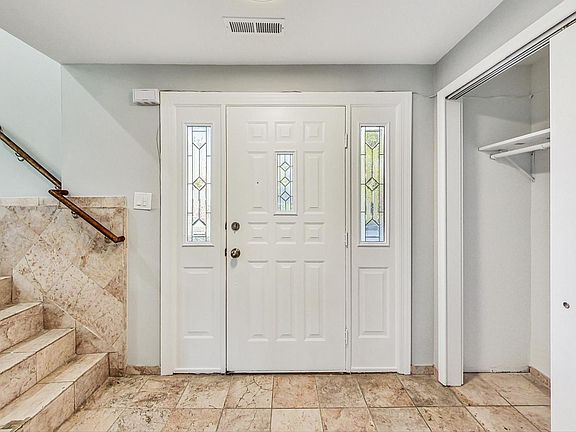 4th image of 1677 Greenwood Ave