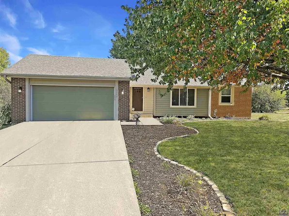 3940 SW Nottingham Rd, Topeka, KS 66610