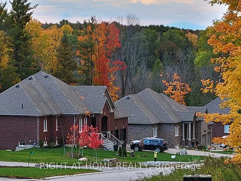84 Diamond Valley Dr — Photo 46