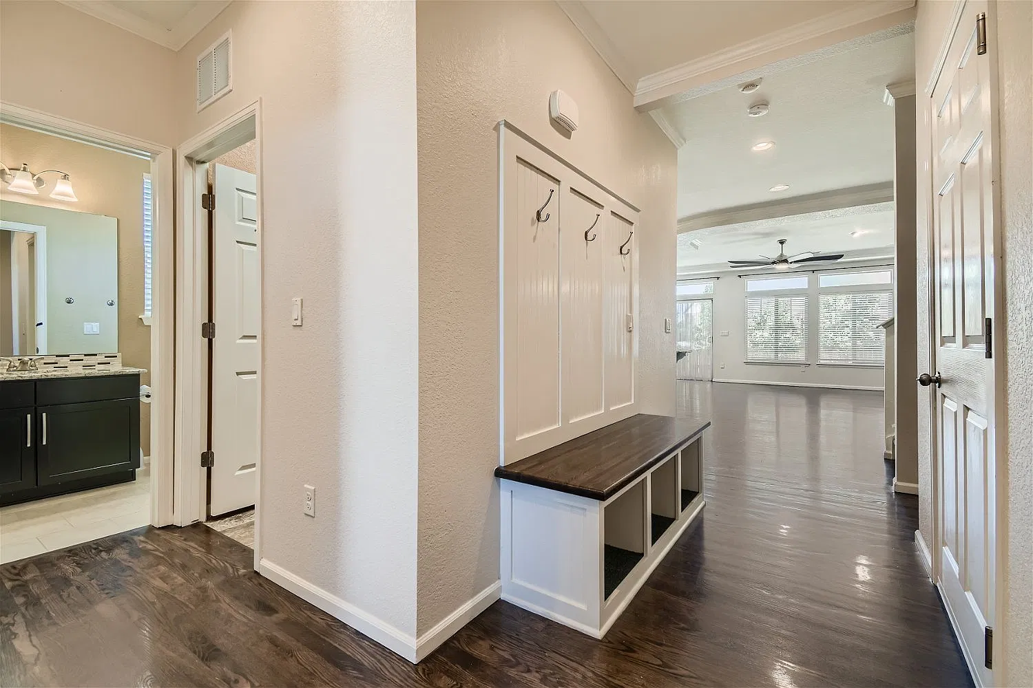 4 bed, 2651 sqft, $3,350 — Photo 3