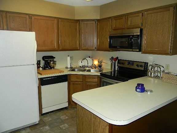 4th image of 4400 Hemingway Dr APT 136