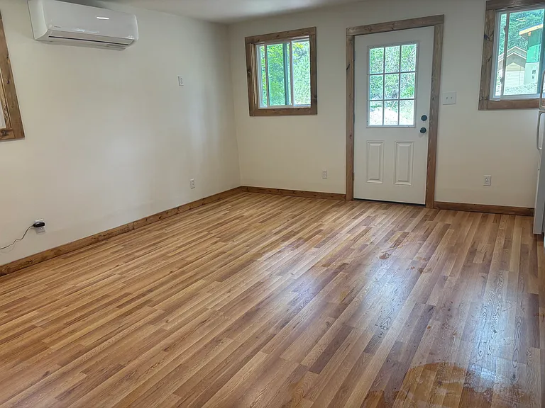 12392 Meacham Rd — Photo 6