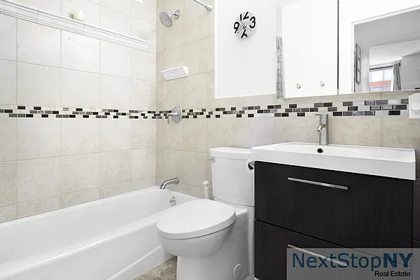 Rented by NextStopNY | media 11