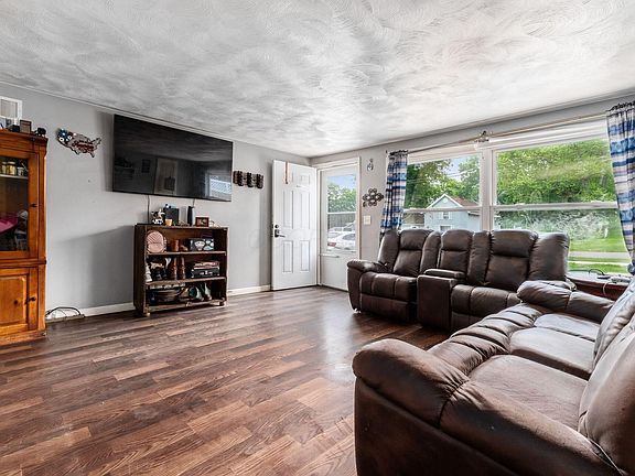 3rd image of 405-407 N Granville St
