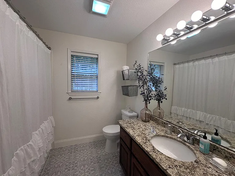 460 Tahitian Dr — Photo 21