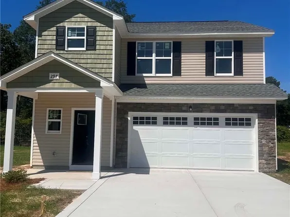 297 Nandina Dr, Raeford, NC 28376