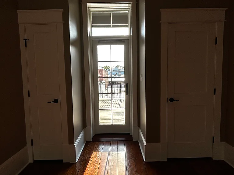 240 Middle St #C — Photo 6