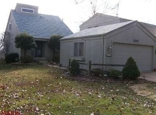 1636 Country Hill Ln, Ballwin, MO
