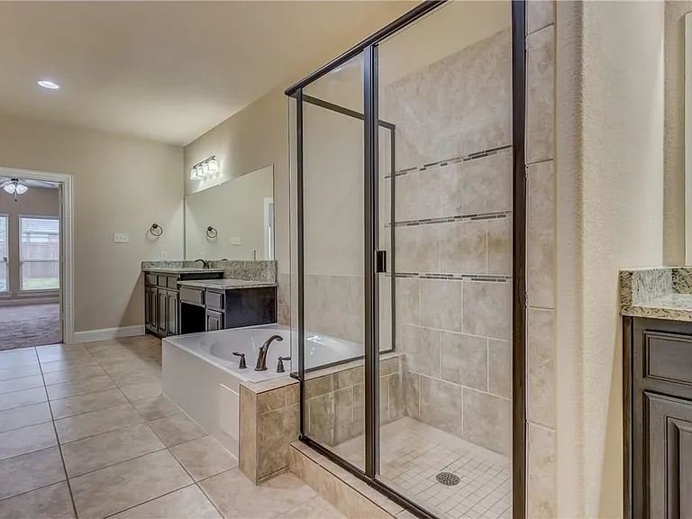 1428 Lauren Creek Ln — Photo 12
