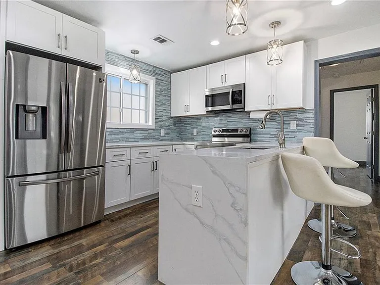 154 Wadley St NW — Photo 3