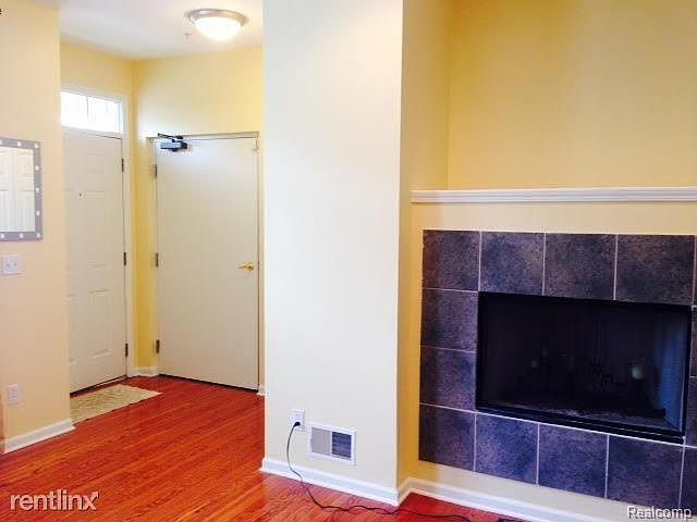 2nd image of 3200 Newbury Pl #1