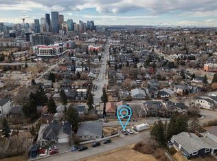 205 Thomson Ave NE, Calgary, AB T2E 2W2
