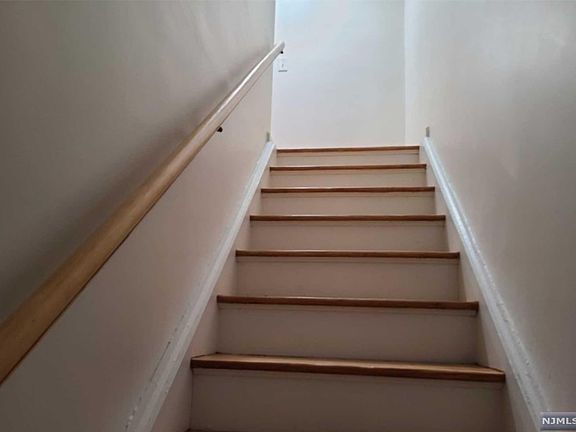 4th image of 2207 Center Ave APT B