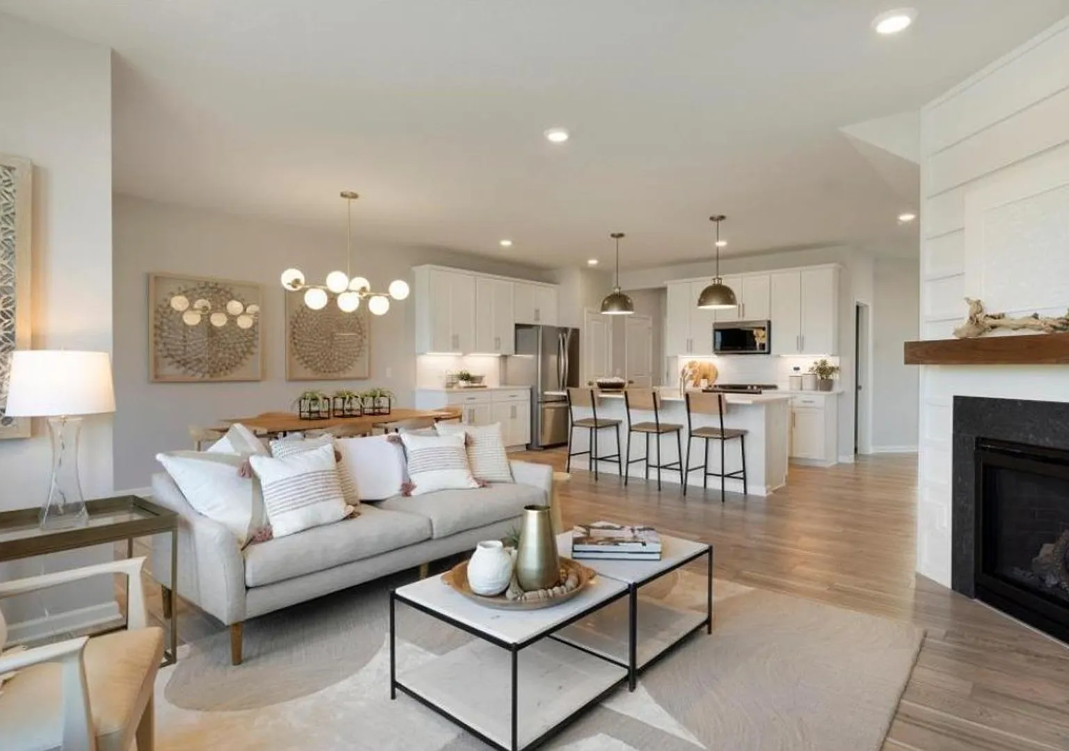 Sparkling 3bed 3bath in Eagan! — Photo 4