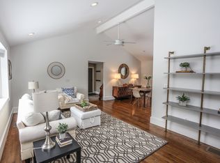 82 Grafton Dr, Bedford, NH 03110