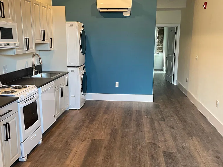 177 Chestnut St #2 — Photo 2