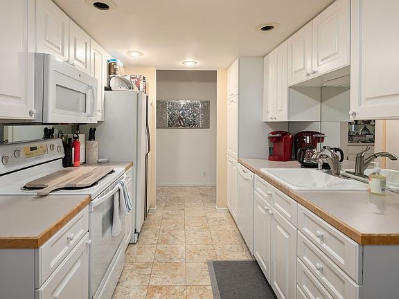 4th image of 6421 Lake Washington Blvd NE