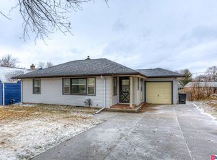 3121 S 42nd St, Omaha, NE 68105