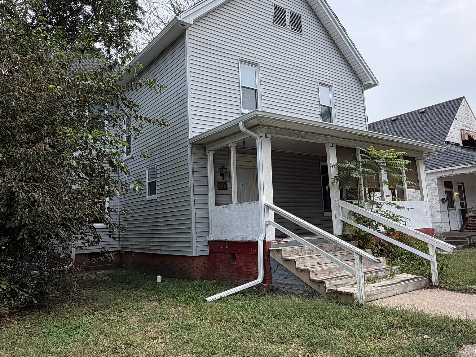 6 bed, 2652 sqft, $1,600 — Photo 2