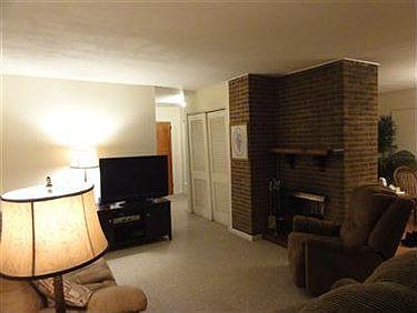 4th image of 1621 Southeast Blvd