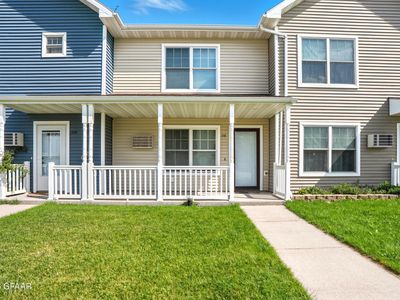 716 Promenade Ct, Grand Forks, ND, 58203